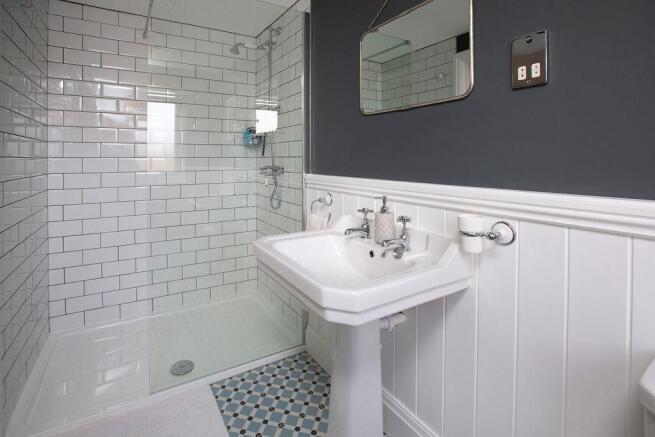 Ensuite to Bed 4