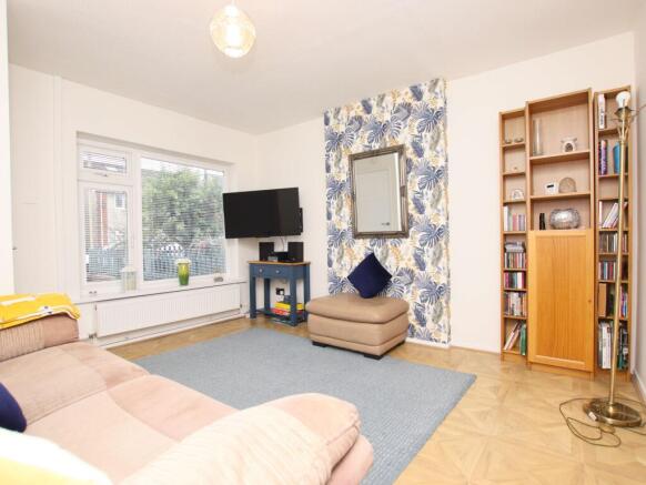 Byron Avenue, Beddau, Pontypridd CF38 2TW photo 2