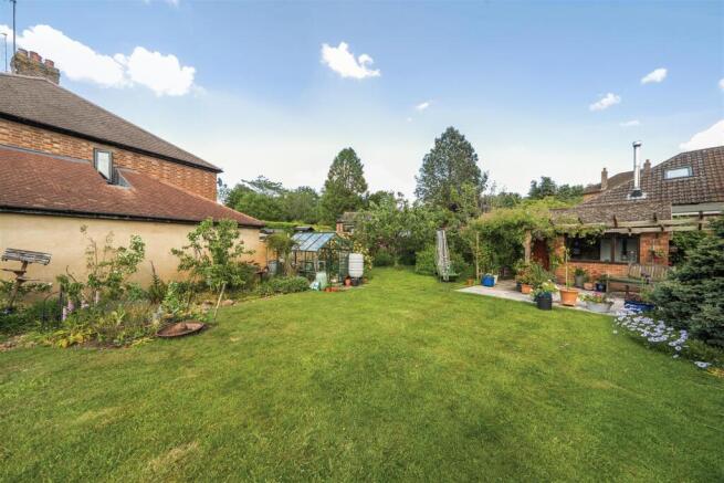 33 Millfields Avenue, Rugby