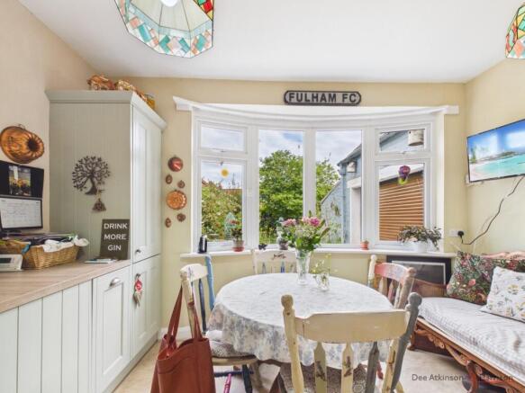 4 bed Detached for sale Image 12