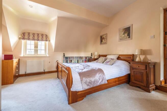 Bed 1.jpg