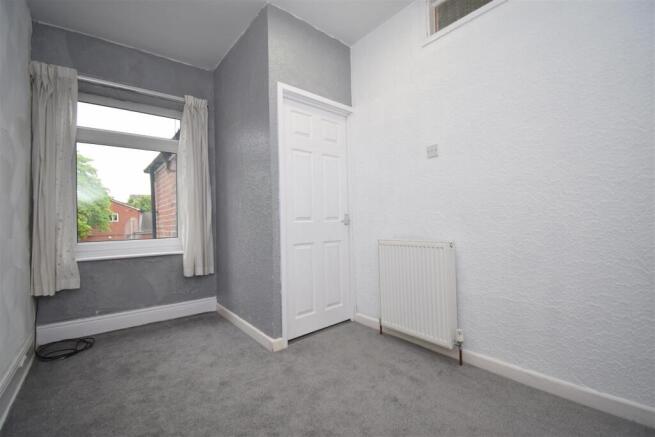 2 bed Terraced to rent Image 8