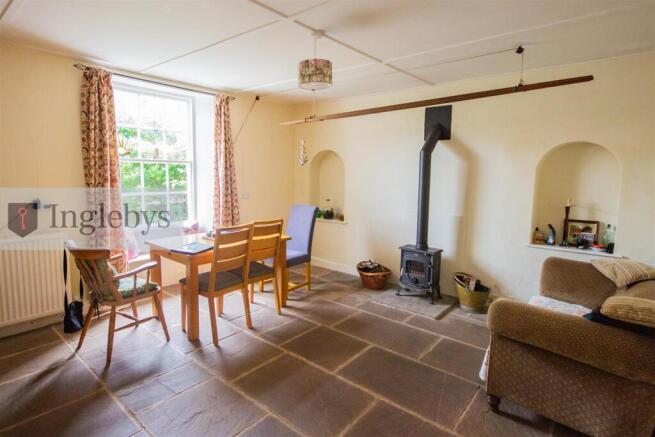 6 bed Farm House for sale Image 4