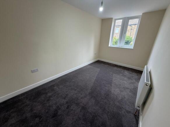 4 bed Semi-Detached for sale Image 12