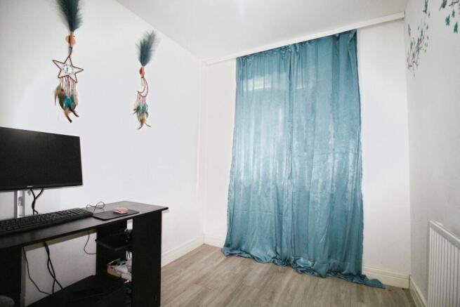 3 bed Town House for sale Image 11