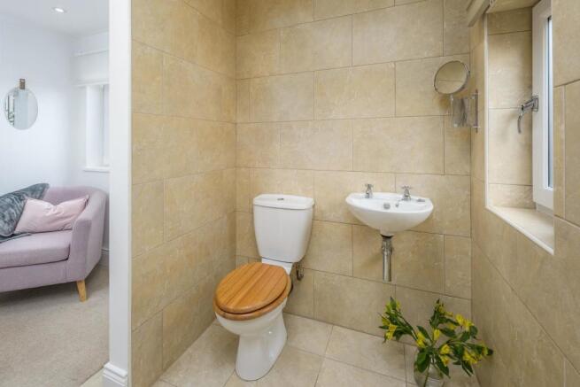 Bedroom One Ensuite-2.jpg