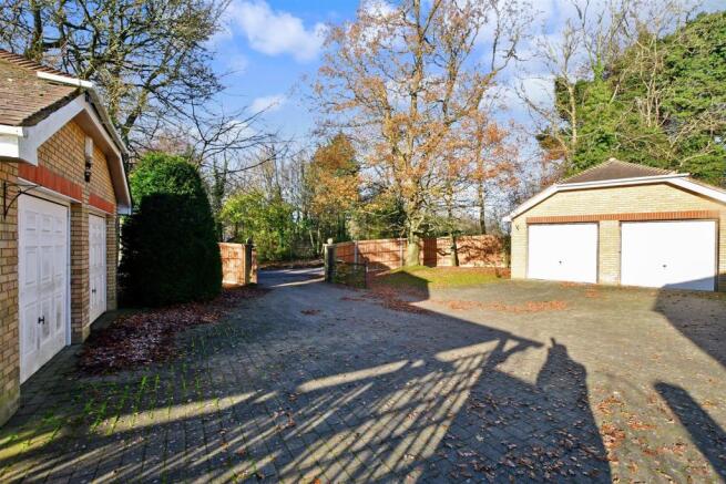 Driveway/Parking