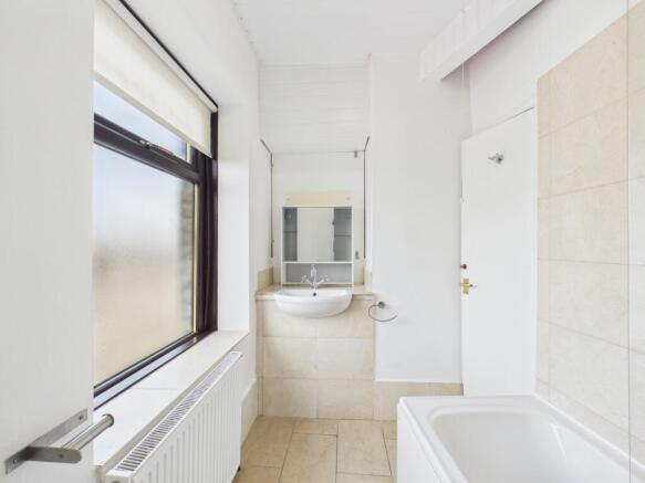3 bed House of Multiple Occupation for sale Image 9