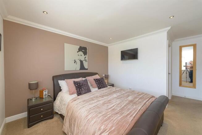 12KensingtonDrive_037.jpg