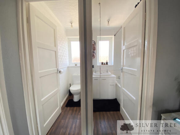 3 bed Terraced for sale Image 9