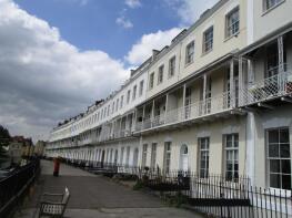 Flat 3, 17, Royal York Crescent, Clifton, Bristol BS8 4JY
