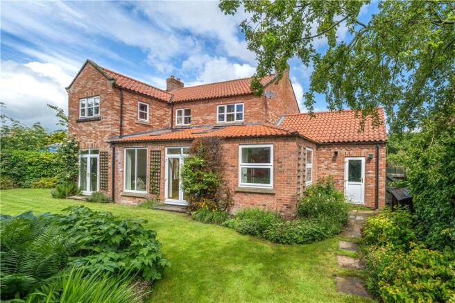 4 bed Detached for sale Image 12