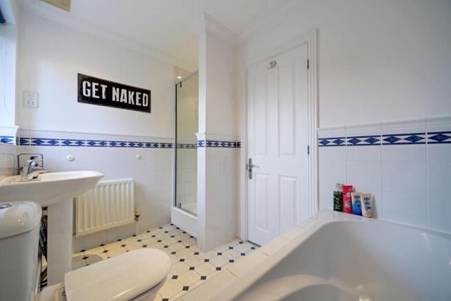 Ensuite With Shower