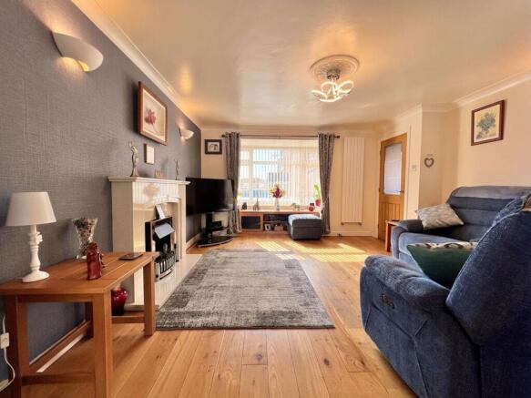 5 bed Detached for sale Image 10