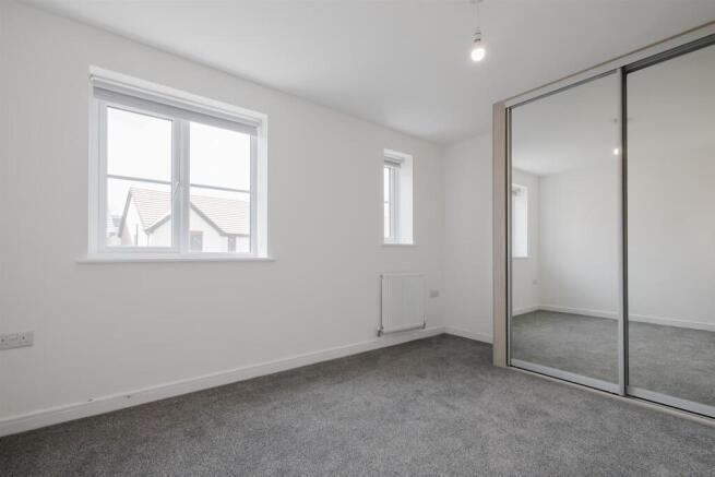 3 bed Terraced to rent Image 11