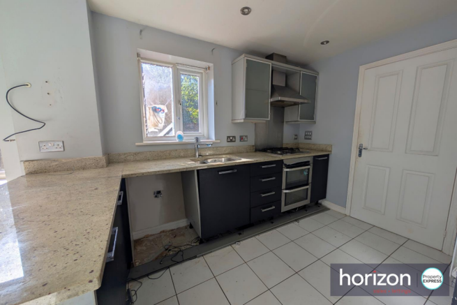 4 bed Detached for sale Image 4