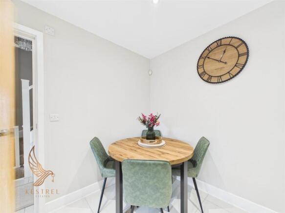 4 bed Detached for sale Image 10