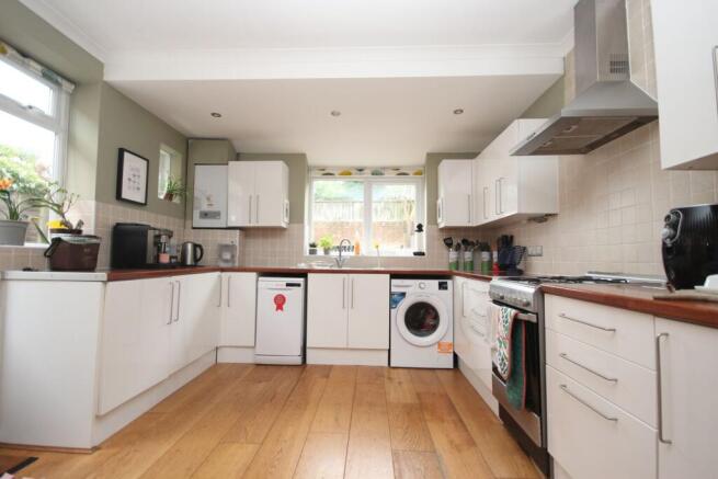 Cranbrook Road, PARKSTONE, Poole, BH12 photo 4