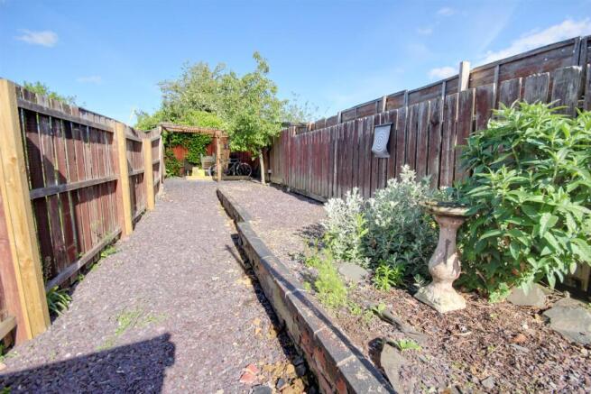 2 bed Terraced for sale Image 7