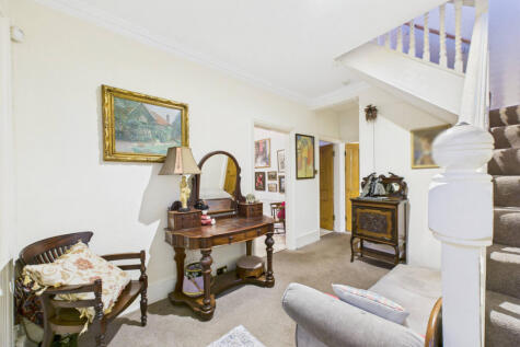 Roy Road, Northwood, HA6