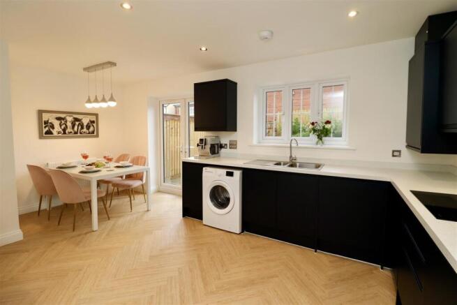 3 bed Terraced for sale Image 4