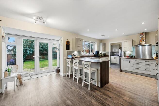 Kitchen and breakfast bar.jpg