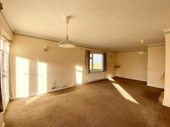 Sitting/Dining Room