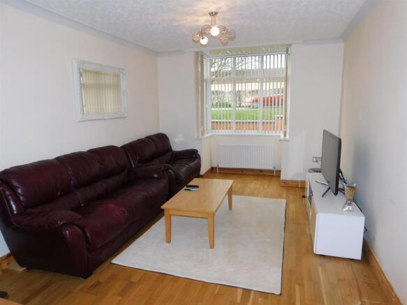 lounge/dining 4