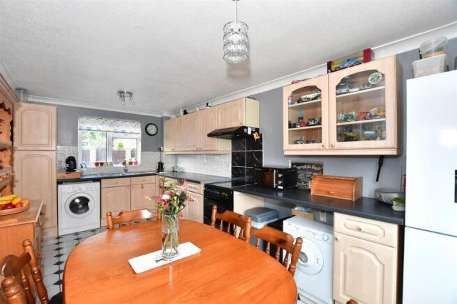 Kitchen/ Dining Room