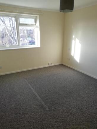 Bedroom 1.jpg