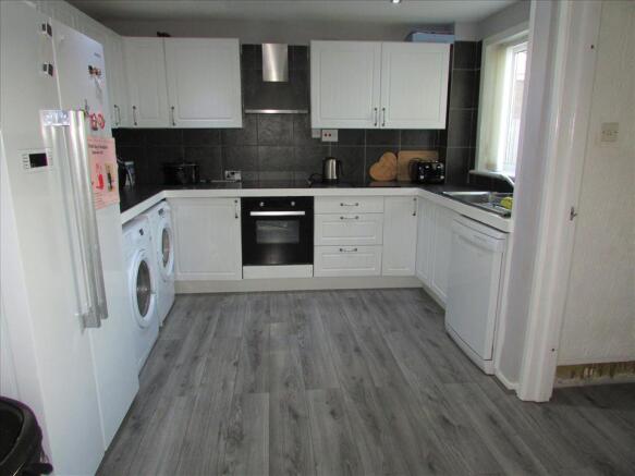 KITCHEN/BREAKFAST ROOM