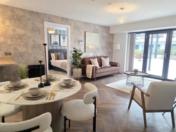 Lounge/Dining