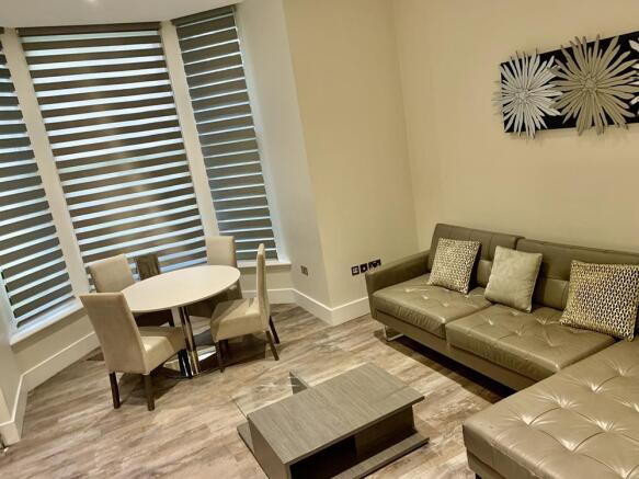 Lounge 3