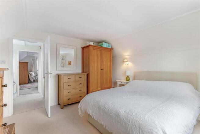 3 bed Detached for sale Image 9