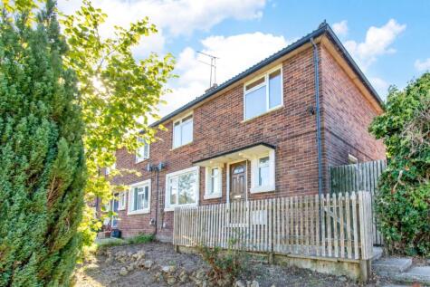 Middle Close, Newbury, RG14