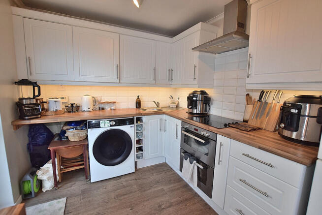 2 bed Semi-Detached Bungalow for sale Image 6
