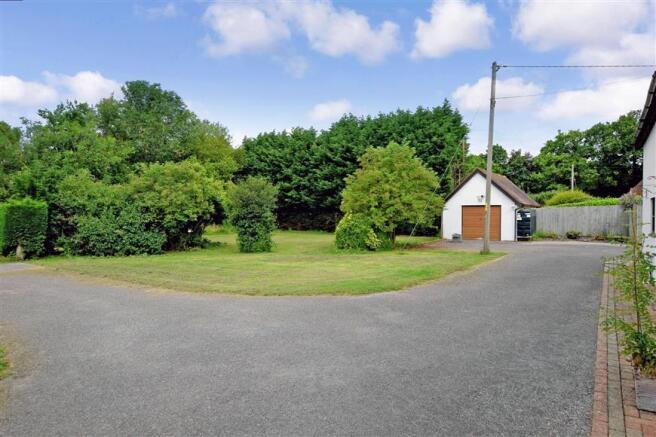 Driveway/Parking