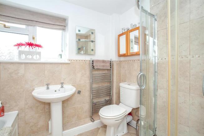 Bathroom 1.jpg
