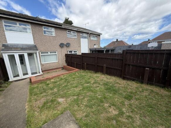 3 bed Terraced to rent Image 8