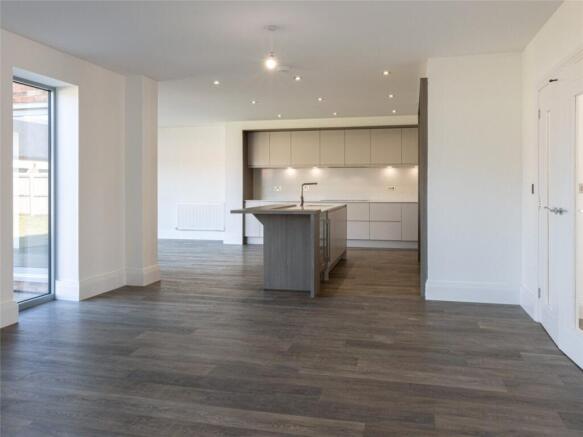 4 bed Detached for sale Image 7