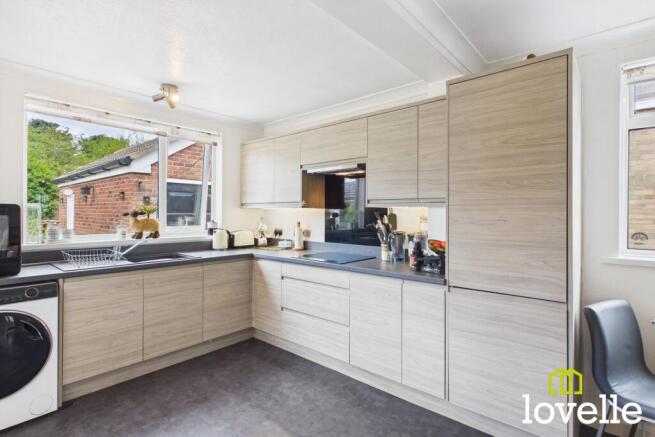3 bed Semi-Detached for sale Image 6