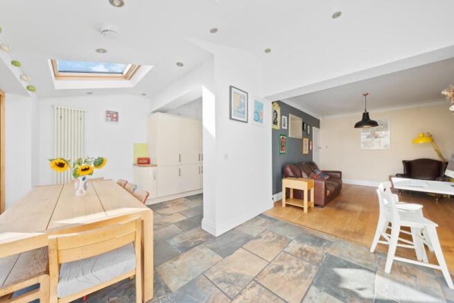 Sandhill Oval, Alwoodley, Leeds, LS17 photo 4