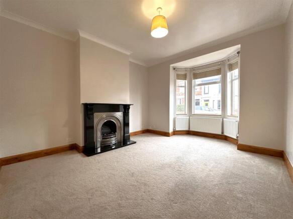 Bay-Fronted Lounge 483