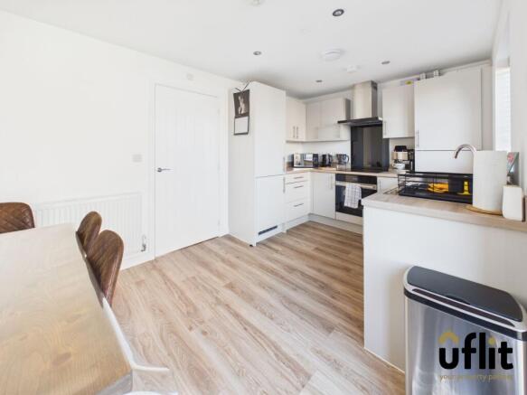 3 bed Semi-Detached for sale Image 11