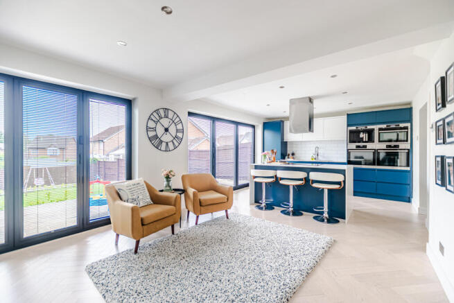 4 bed Detached for sale Image 6