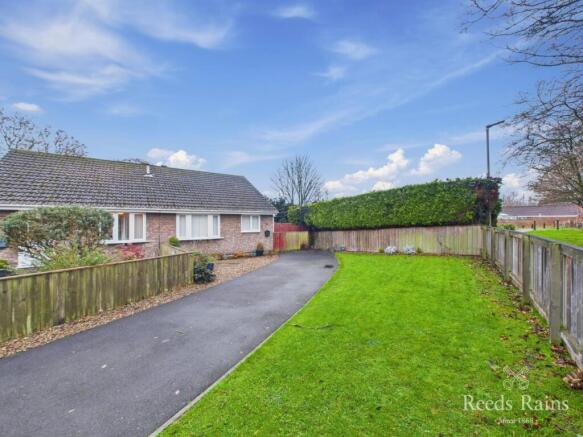 2 bed Bungalow for sale Image 12