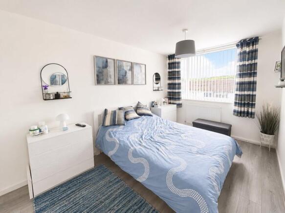 3 bed Town House for sale Image 10
