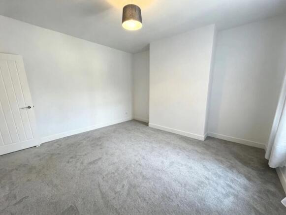 3 bed Terraced to rent Image 6
