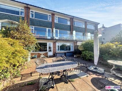 Strand Court, Topsham