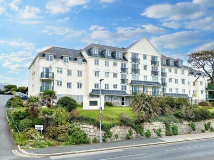 Cliff Road, Bay Court Cliff Road, TR11